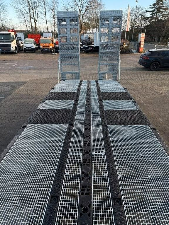 MAN Baumaschinen- Arbeitsbühnentransporter Rampen - شاحنات مسطحة: صور 5 MAN Baumaschinen- Arbeitsbühnentransporter Rampen - شاحنات مسطحة: صور 5