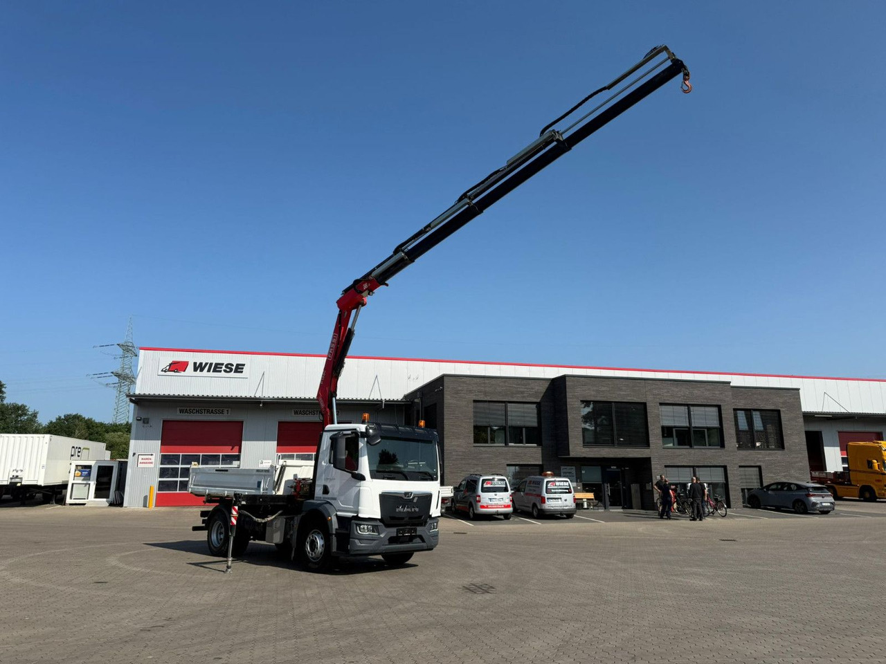 MAN TGM 18.320 4x2 BB mit Kran Fassi F135 Kipper - قلابات, شاحنة كرين: صور 2 MAN TGM 18.320 4x2 BB mit Kran Fassi F135 Kipper - قلابات, شاحنة كرين: صور 2