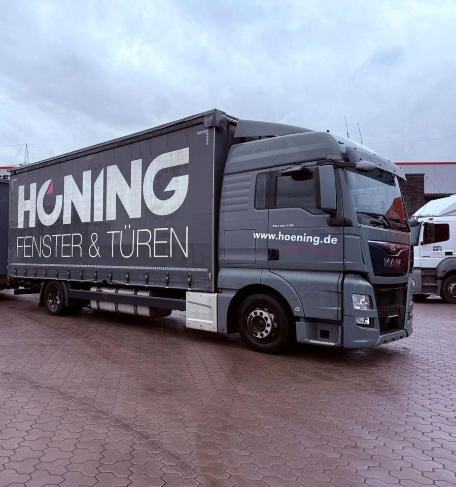 MAN TGX 18.440 LL Volumen LKW mit Staplerhalterung MAN TGX 18.440 LL Volumen LKW mit Staplerhalterung - شاحنة ستارة: صور 1 MAN TGX 18.440 LL Volumen LKW mit Staplerhalterung MAN TGX 18.440 LL Volumen LKW mit Staplerhalterung - شاحنة ستارة: صور 1