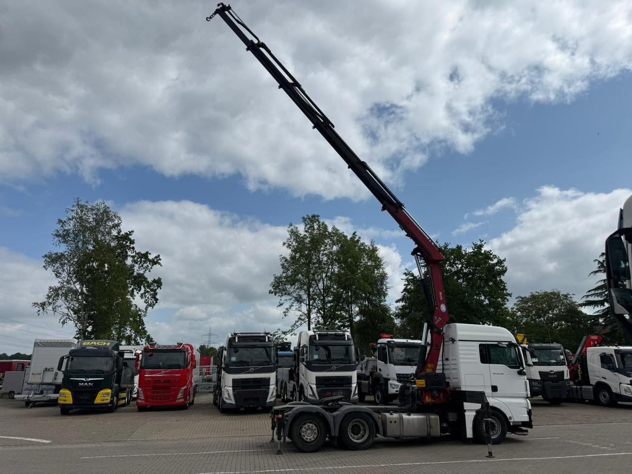 MAN TGX 26.440 6x2 mit HMF 3000-5 Kran TÜV NEU - شاحنة كرين: صور 4 MAN TGX 26.440 6x2 mit HMF 3000-5 Kran TÜV NEU - شاحنة كرين: صور 4