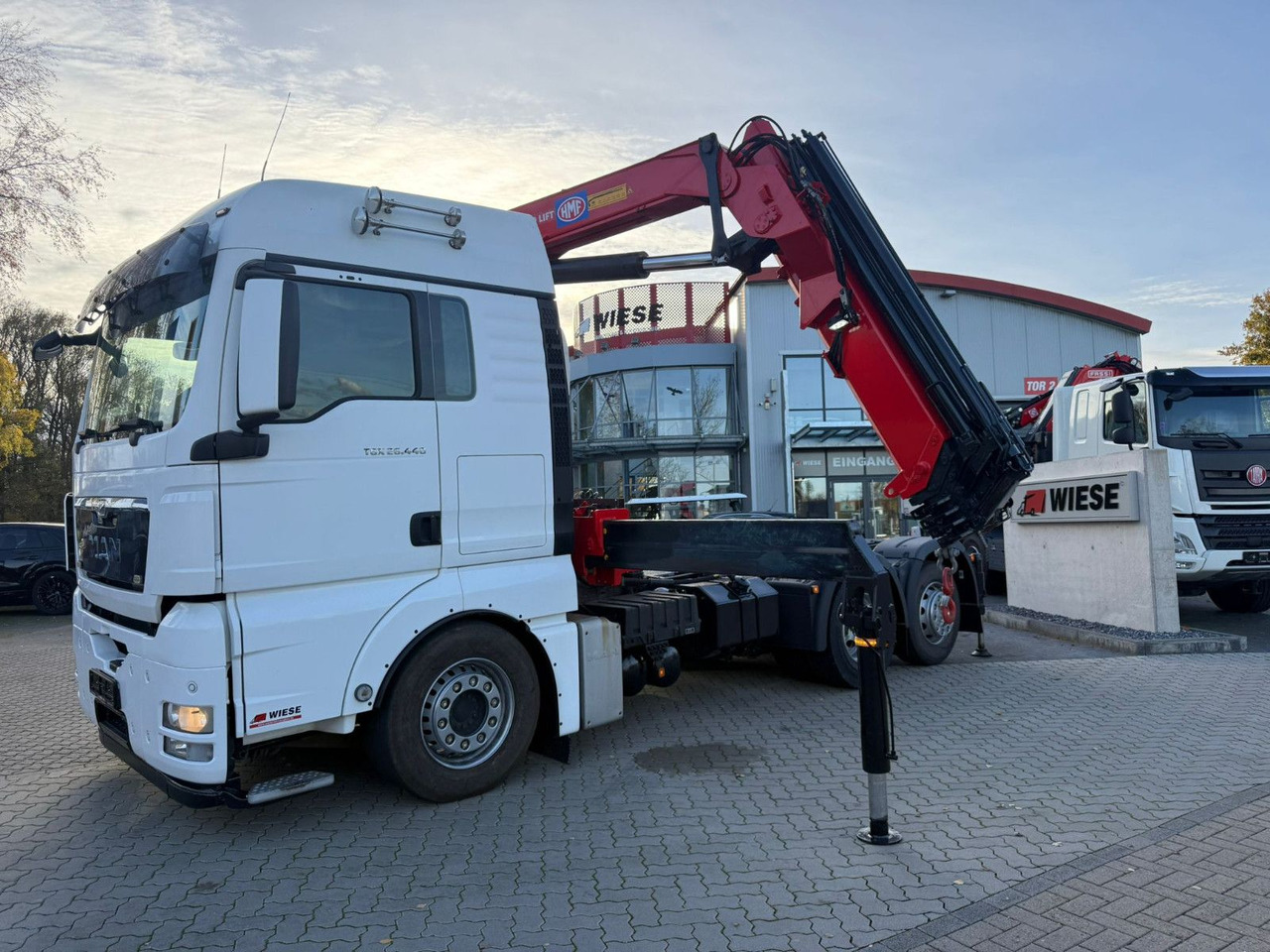 MAN TGX 26.440 6x2 mit HMF 3000-5 Kran Top Zustand - شاحنة كرين: صور 4 MAN TGX 26.440 6x2 mit HMF 3000-5 Kran Top Zustand - شاحنة كرين: صور 4