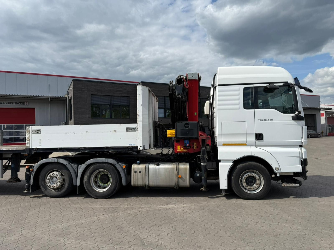 MAN TGX 26.440 6x2 mit HMF 3000-5 Kran - شاحنة كرين: صور 3 MAN TGX 26.440 6x2 mit HMF 3000-5 Kran - شاحنة كرين: صور 3