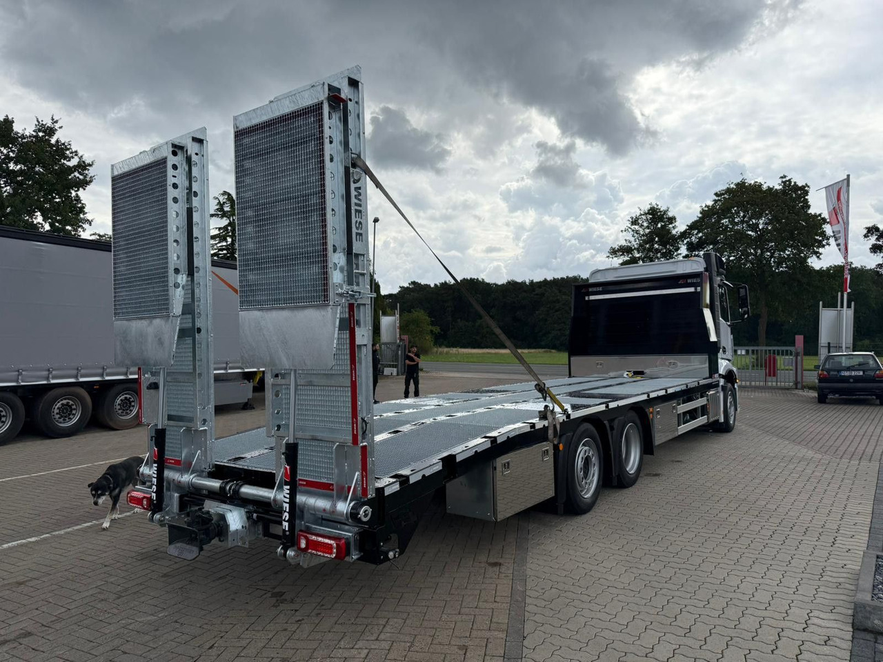 Mercedes-Benz Actros mit Rampen, Maschinentransporter - سيارة السحب للتصليح: صور 4 Mercedes-Benz Actros mit Rampen, Maschinentransporter - سيارة السحب للتصليح: صور 4