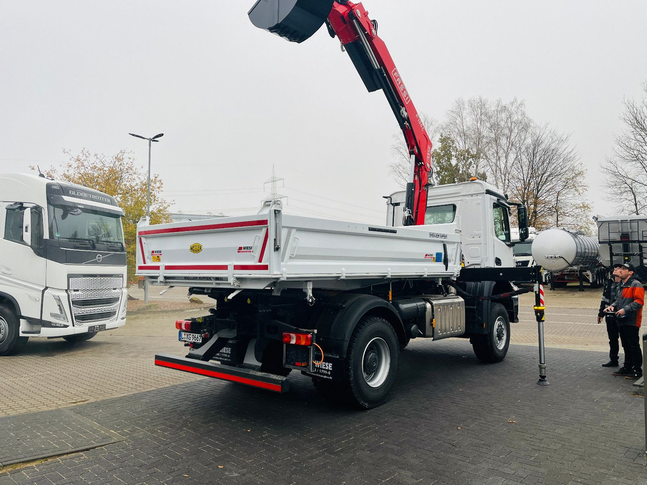 Mercedes-Benz Arocs 1835 4x4 Meiller Fassi Kran Kipper - قلابات, شاحنة كرين: صور 5 Mercedes-Benz Arocs 1835 4x4 Meiller Fassi Kran Kipper - قلابات, شاحنة كرين: صور 5