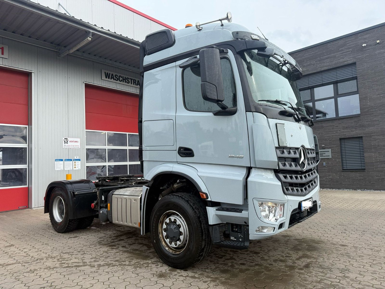 Mercedes-Benz Arocs 1848 4x4 HAD Allrad mit Hydraulik LOF - شاحنة جرار: صور 3 Mercedes-Benz Arocs 1848 4x4 HAD Allrad mit Hydraulik LOF - شاحنة جرار: صور 3