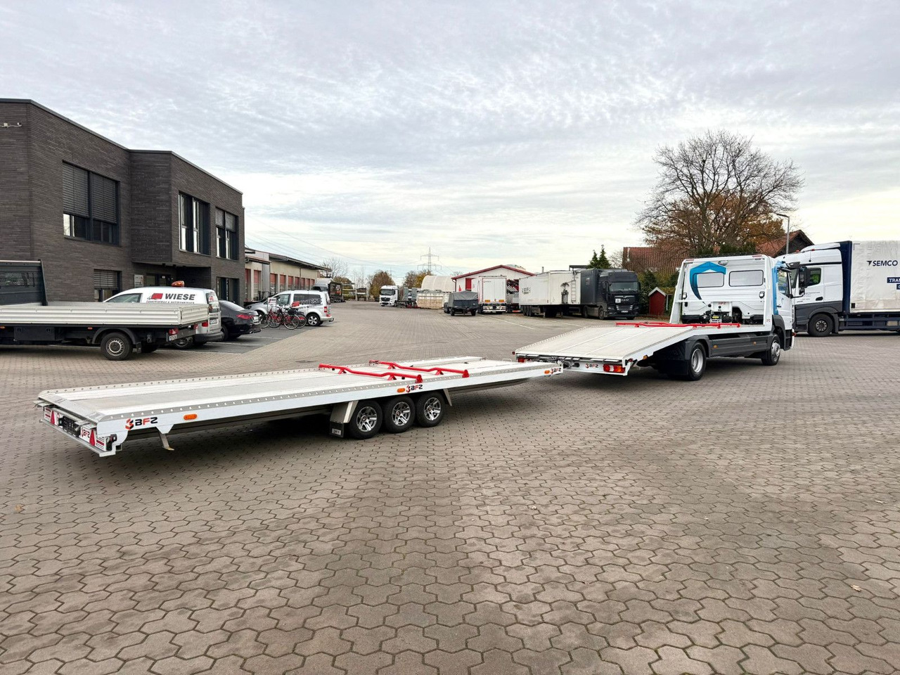 Mercedes-Benz Atego 918L Autotransporter mit BFZ Anhänger - شاحنة نقل سيارات شاحنة: صور 5 Mercedes-Benz Atego 918L Autotransporter mit BFZ Anhänger - شاحنة نقل سيارات شاحنة: صور 5