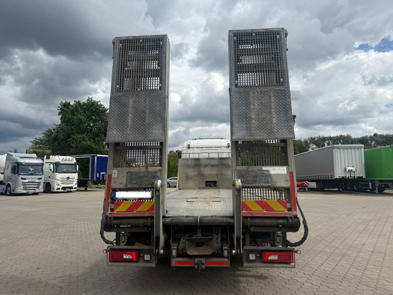 Scania G450 Baumaschinentransporter mit Rampen - شاحنة نقل سيارات شاحنة: صور 5 Scania G450 Baumaschinentransporter mit Rampen - شاحنة نقل سيارات شاحنة: صور 5