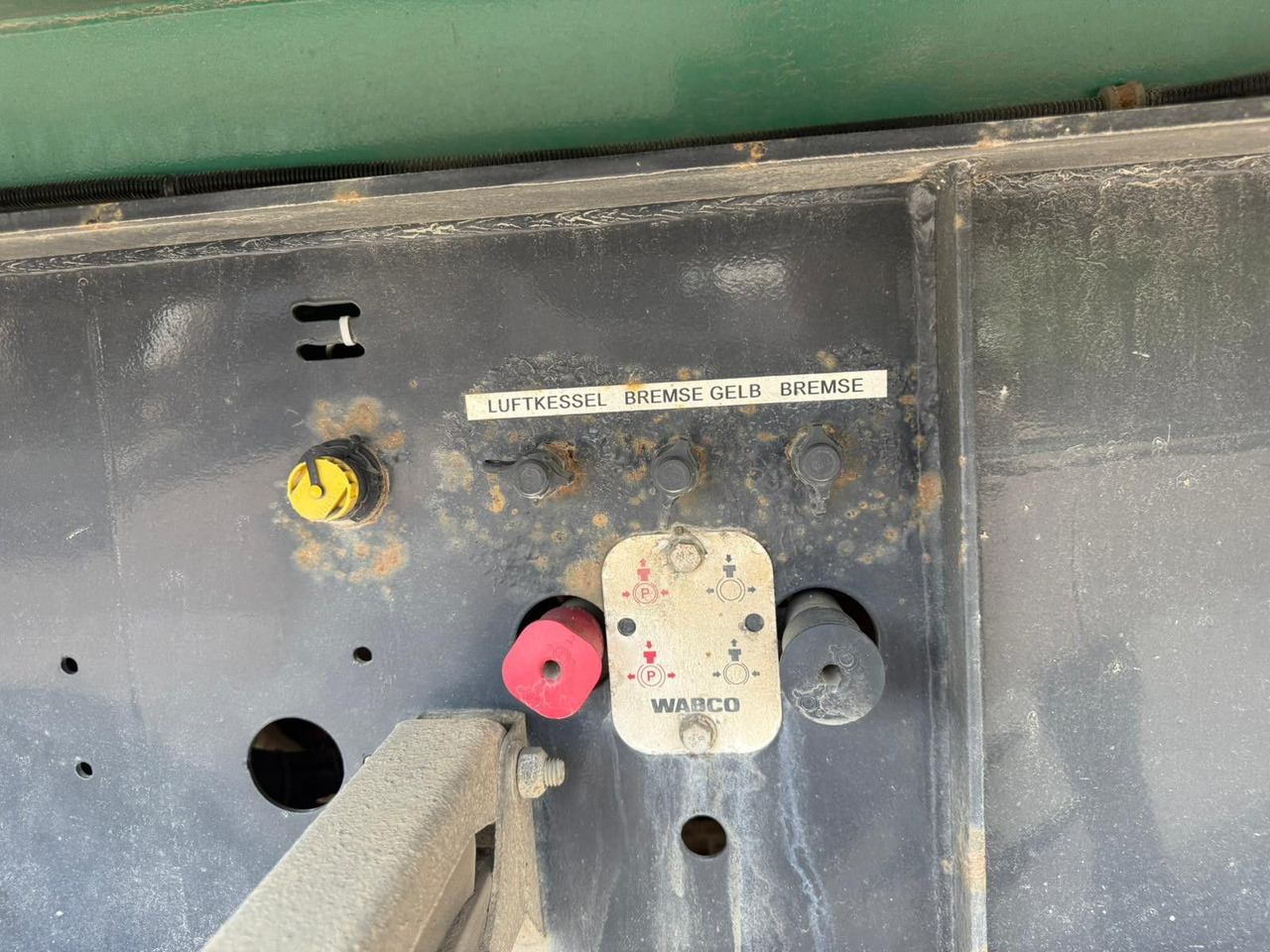 قلابة نصف مقطورة Schwarzmüller 2 Achs Dreiseitenkipper 21m³ mit elektr. Verdeck: صور 13