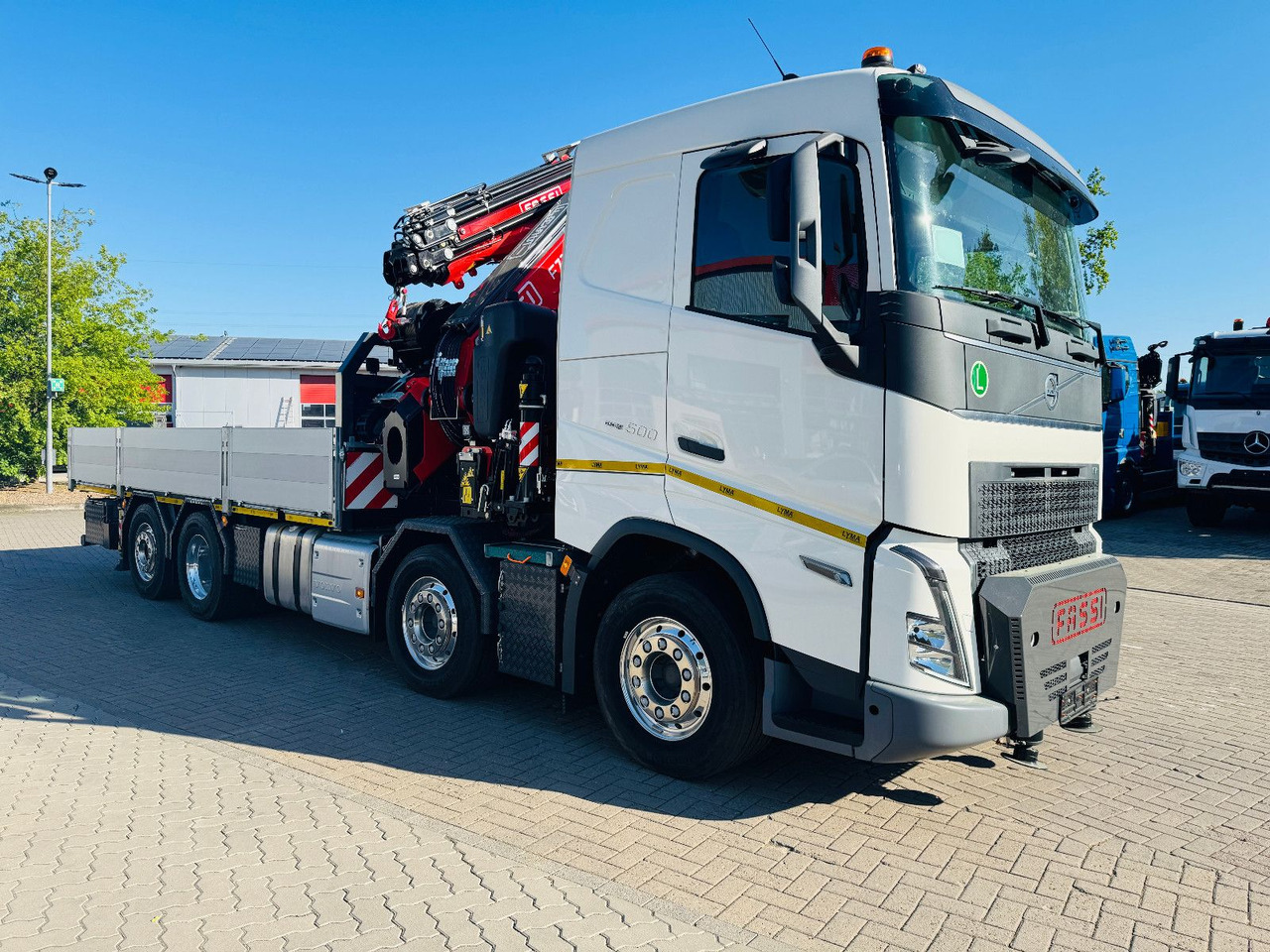 Volvo FH 500 8x2 mit F710RA.2.27 L426 und V20 Winde - شاحنة, شاحنة كرين: صور 2 Volvo FH 500 8x2 mit F710RA.2.27 L426 und V20 Winde - شاحنة, شاحنة كرين: صور 2
