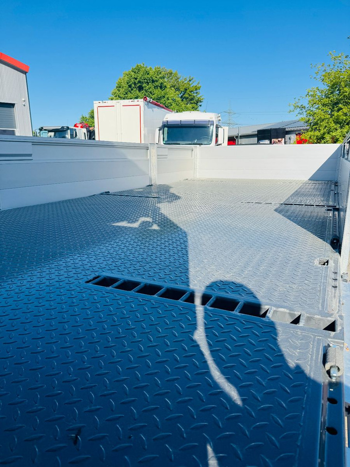 Volvo FH 500 8x2 mit F710RA.2.27 L426 und V20 Winde - شاحنة, شاحنة كرين: صور 4 Volvo FH 500 8x2 mit F710RA.2.27 L426 und V20 Winde - شاحنة, شاحنة كرين: صور 4