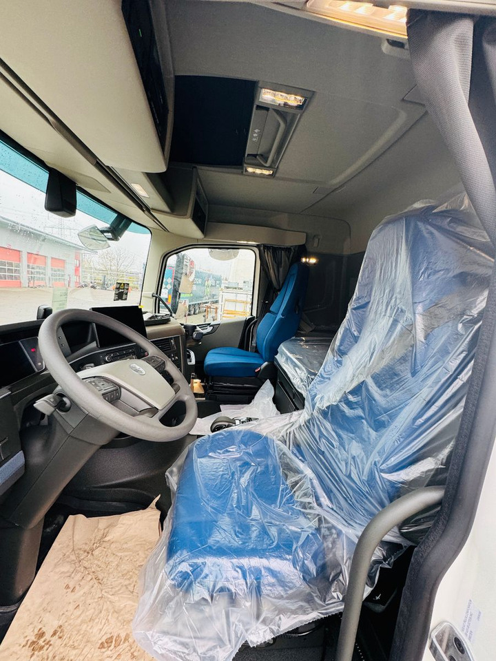 Volvo FH 500 8x4 Kran F710 RA2.27 Jib & Winde Sofort - شاحنة كرين: صور 5 Volvo FH 500 8x4 Kran F710 RA2.27 Jib & Winde Sofort - شاحنة كرين: صور 5