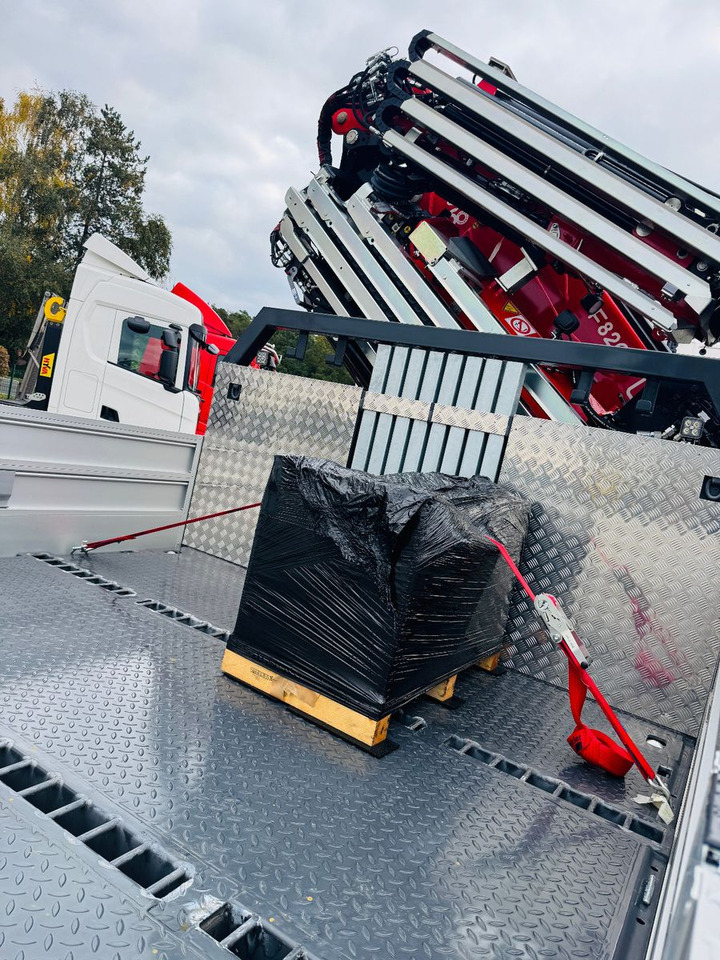 شاحنات مسطحة, شاحنة كرين Volvo FH 500 8x4 Kran F820 RA2.27 Jib & Winde Sofort: صور 8