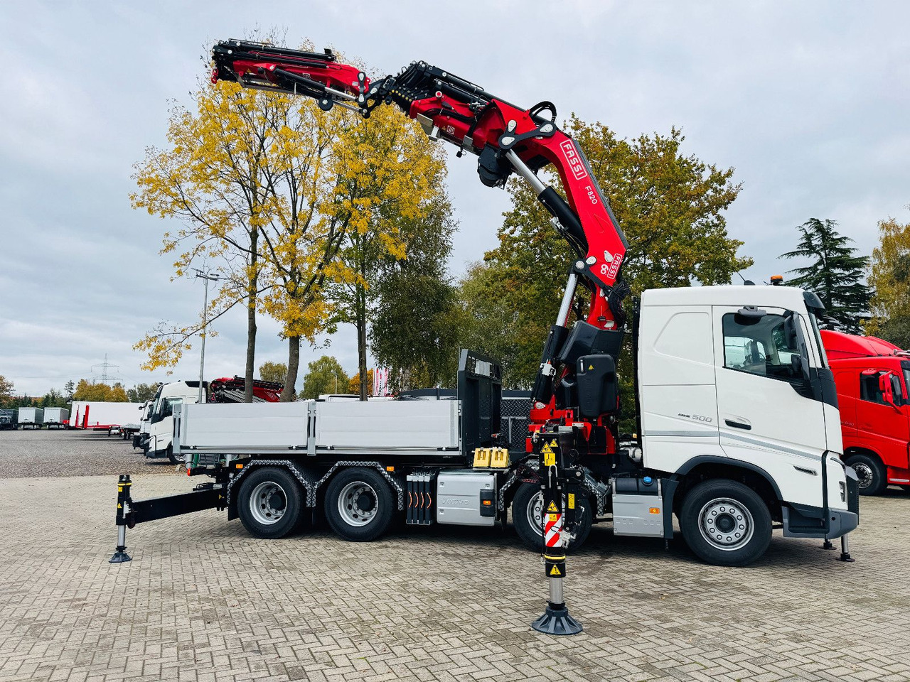 شاحنات مسطحة, شاحنة كرين Volvo FH 500 8x4 Kran F820 RA2.27 Jib & Winde Sofort: صور 15