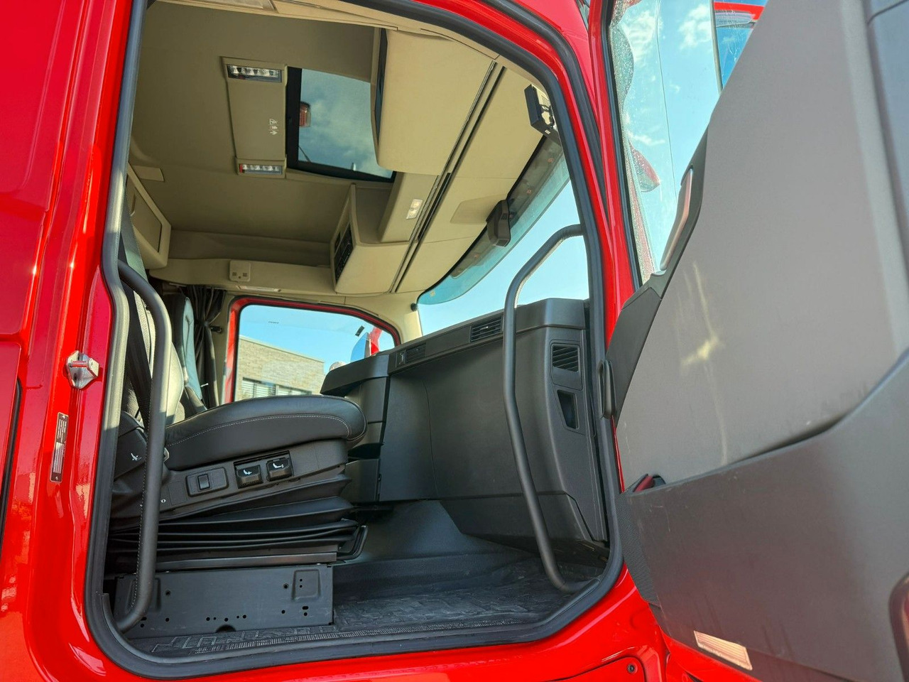 Volvo FH 540 4x2 BL mit Alu Felgen Top gepflegt - شاحنة جرار: صور 5 Volvo FH 540 4x2 BL mit Alu Felgen Top gepflegt - شاحنة جرار: صور 5