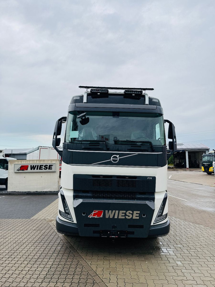 Volvo FH540 10x4 mit F1150 Ladekran, Sattelzugmaschine - شاحنة كرين: صور 5 Volvo FH540 10x4 mit F1150 Ladekran, Sattelzugmaschine - شاحنة كرين: صور 5