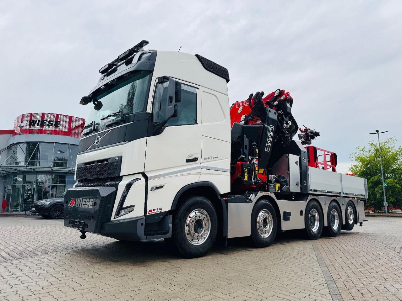 Volvo FH540 10x4 mit F1150 Ladekran, Sattelzugmaschine - شاحنات مسطحة, شاحنة كرين: صور 1 Volvo FH540 10x4 mit F1150 Ladekran, Sattelzugmaschine - شاحنات مسطحة, شاحنة كرين: صور 1