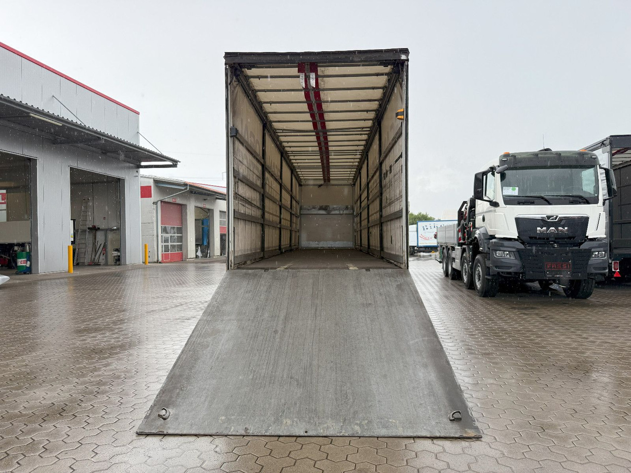 الخيمة نصف مقطورة Wiese Mega Schiebeplane mit Dhollandia Rampe 9t: صور 8