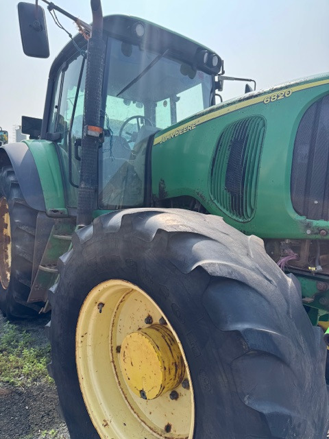 JOHN DEERE 6820 - جرار: صور 1 JOHN DEERE 6820 - جرار: صور 1
