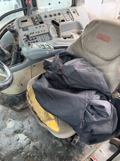 VALTRA T130 - جرار: صور 5 VALTRA T130 - جرار: صور 5