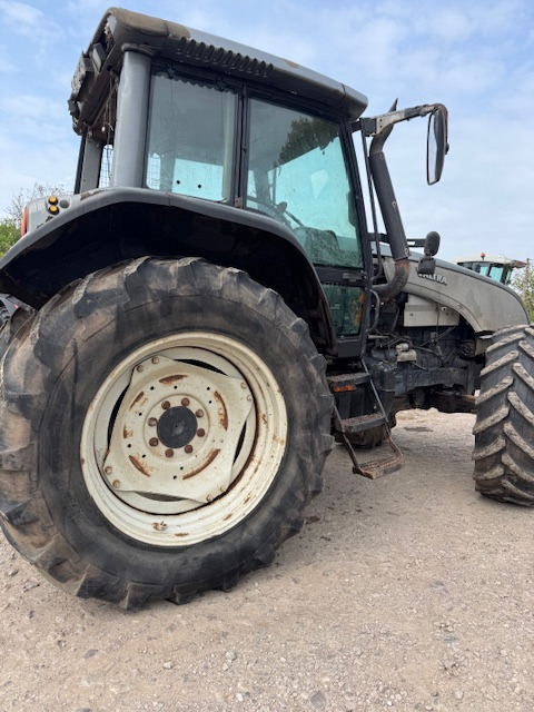 VALTRA T130 - جرار: صور 1 VALTRA T130 - جرار: صور 1