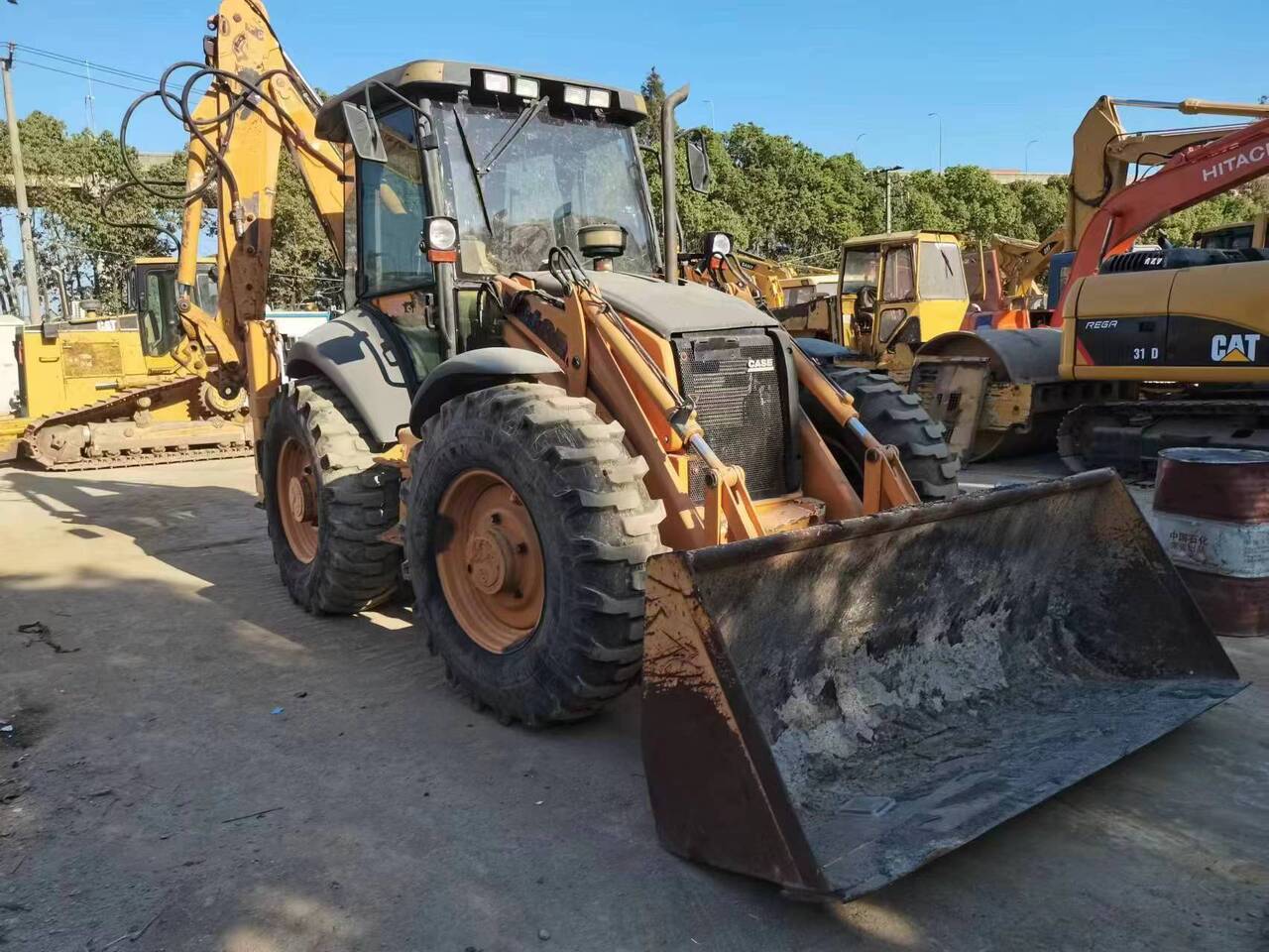 CASE 695 - حفار متعدد الاستخدام: صور 3 CASE 695 - حفار متعدد الاستخدام: صور 3