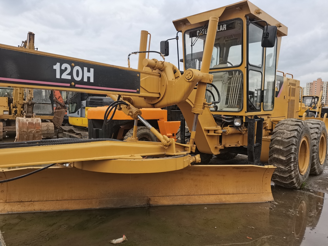 CATERPILLAR 120H - آلة تسوية الأرض: صور 3 CATERPILLAR 120H - آلة تسوية الأرض: صور 3