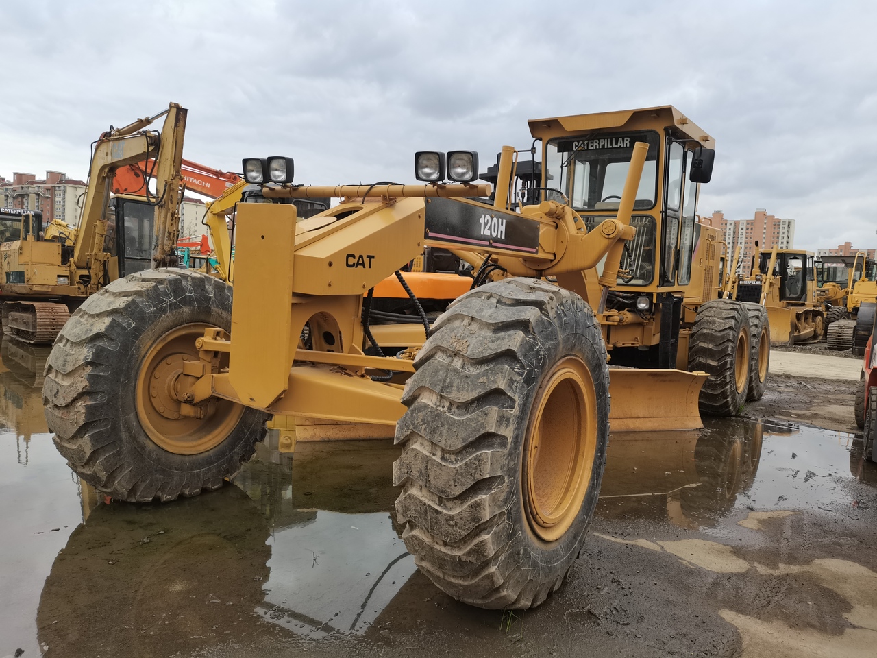 CATERPILLAR 120H - آلة تسوية الأرض: صور 1 CATERPILLAR 120H - آلة تسوية الأرض: صور 1