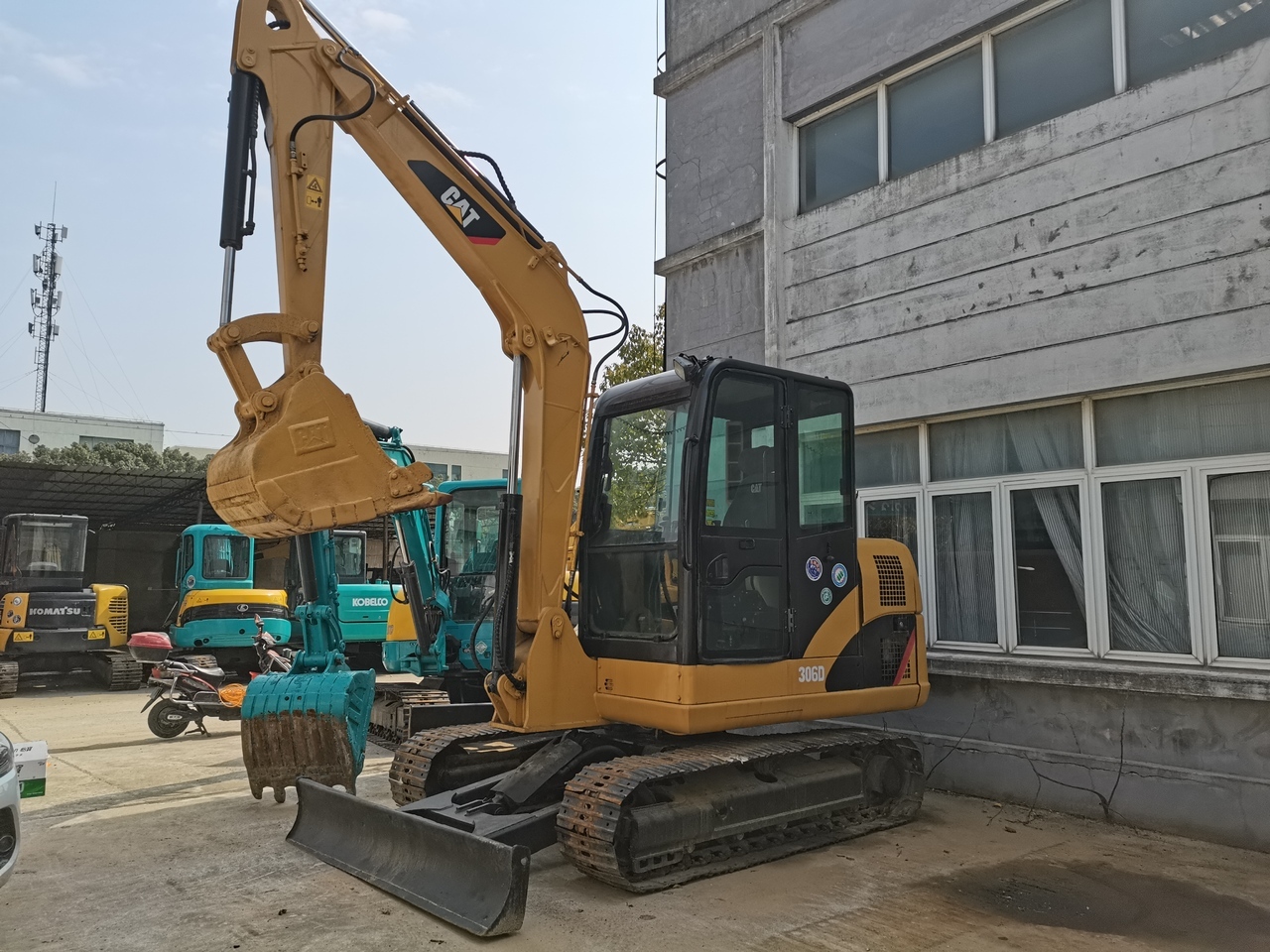 CATERPILLAR 306D - حفارات زحافة: صور 1 CATERPILLAR 306D - حفارات زحافة: صور 1