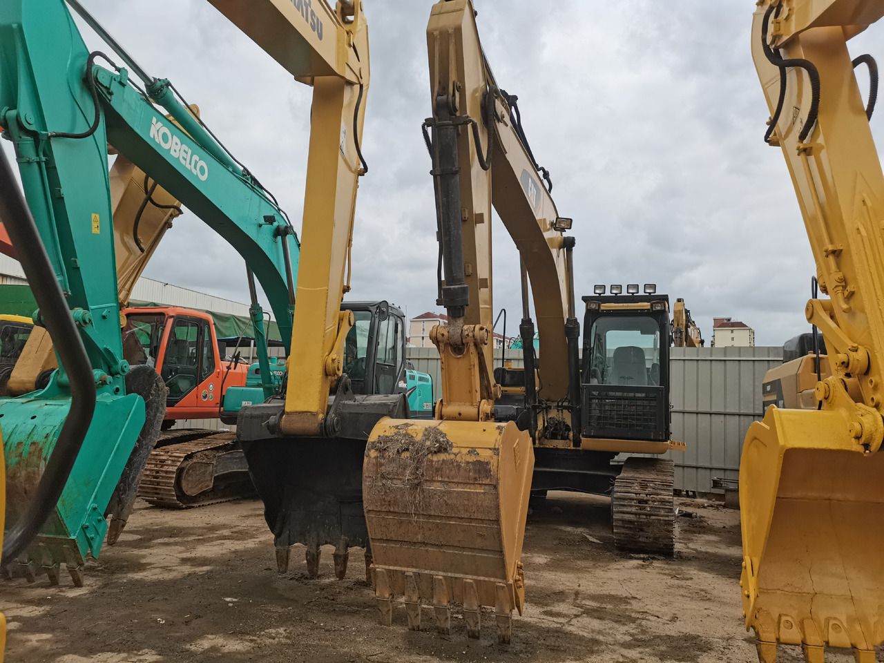 CATERPILLAR 312D2 - حفارة: صور 2 CATERPILLAR 312D2 - حفارة: صور 2