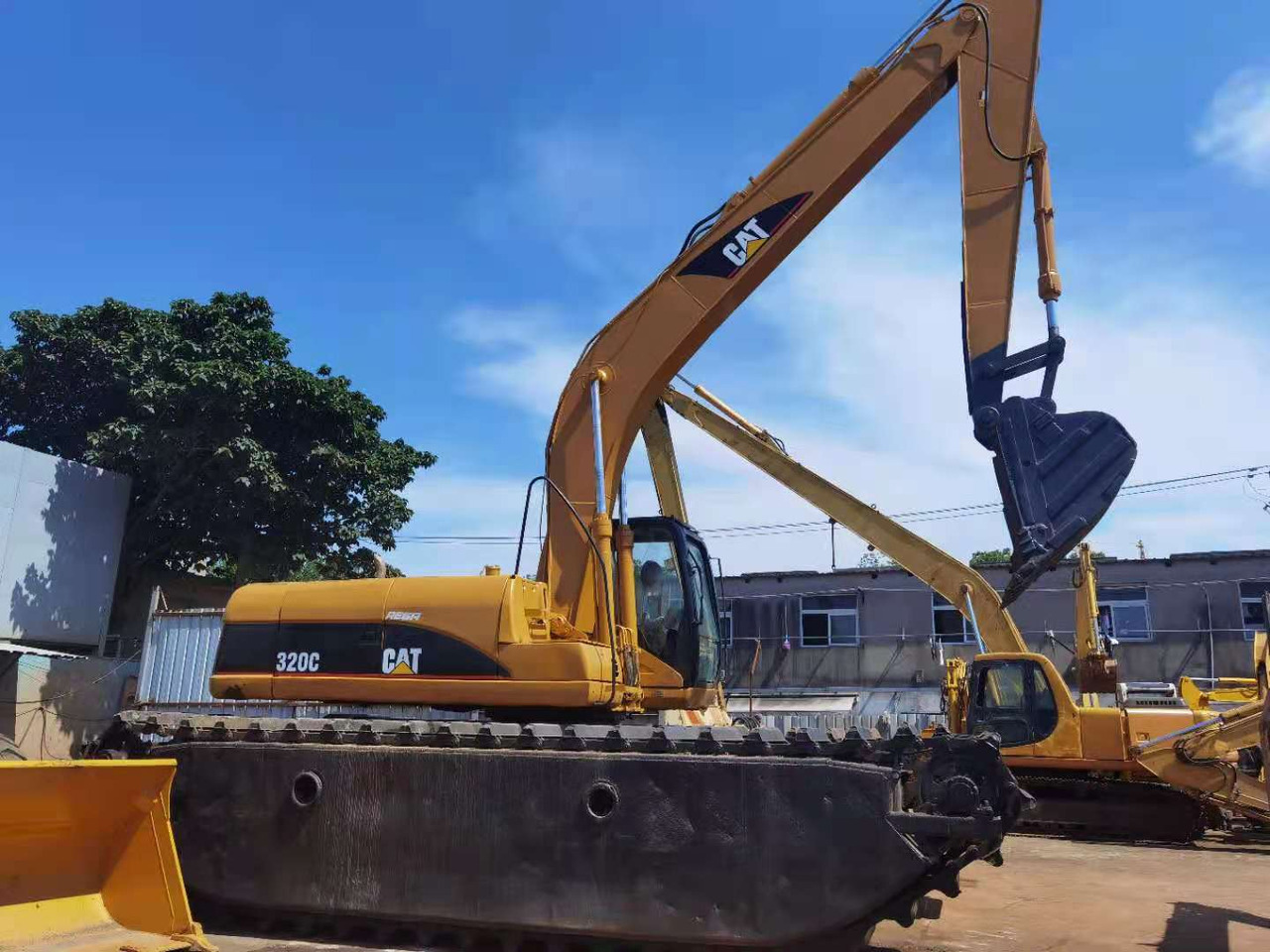 CATERPILLAR 320C - حفارات برمائية: صور 1 CATERPILLAR 320C - حفارات برمائية: صور 1