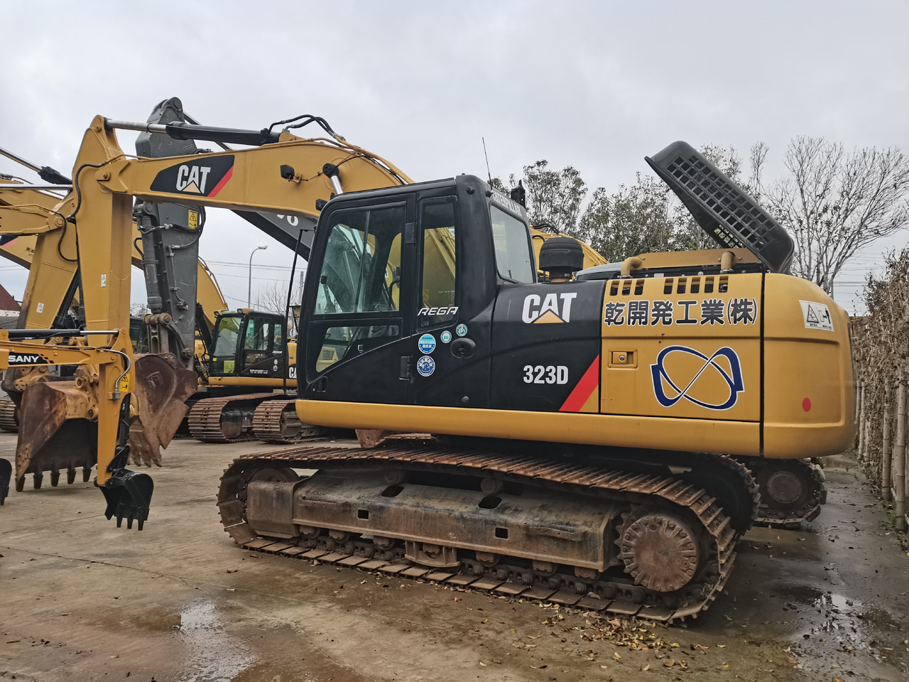 CATERPILLAR 323D - حفارات زحافة: صور 1 CATERPILLAR 323D - حفارات زحافة: صور 1