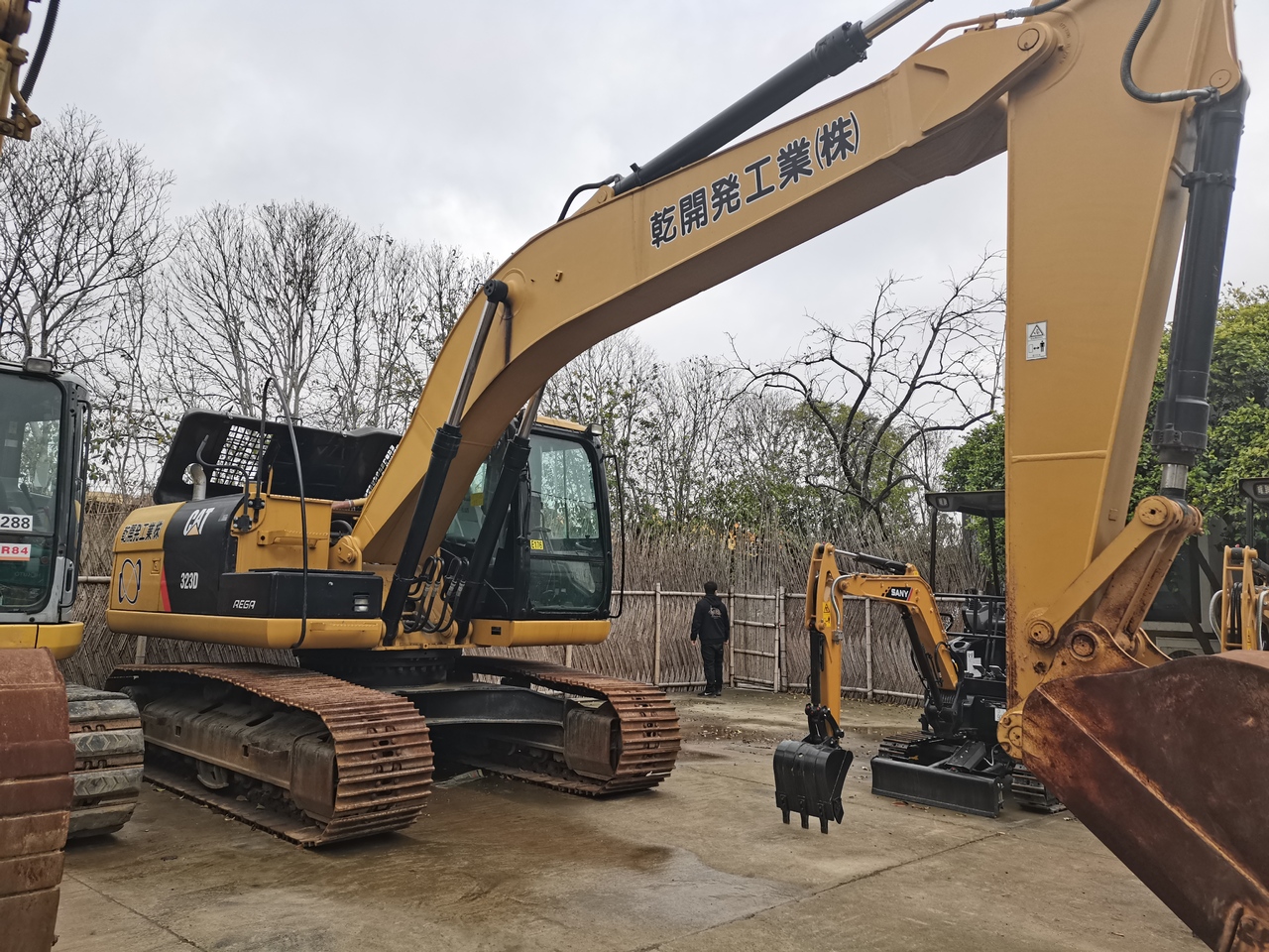 CATERPILLAR 323D - حفارات زحافة: صور 3 CATERPILLAR 323D - حفارات زحافة: صور 3
