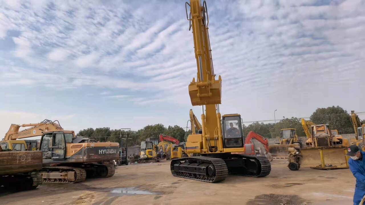 CATERPILLAR 330BL - حفارات زحافة: صور 2 CATERPILLAR 330BL - حفارات زحافة: صور 2