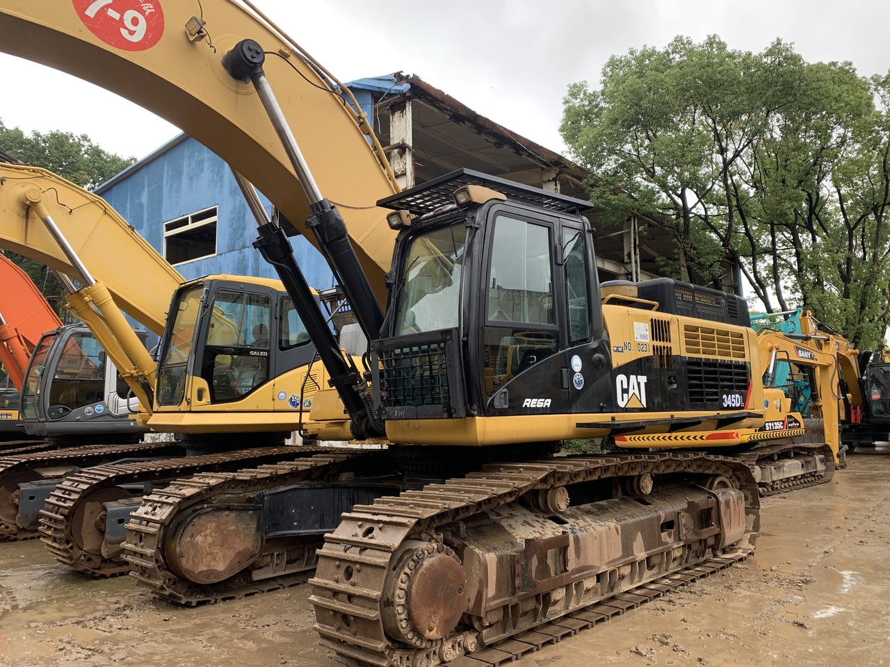 CATERPILLAR 345DL-excavator - حفارات زحافة: صور 4 CATERPILLAR 345DL-excavator - حفارات زحافة: صور 4