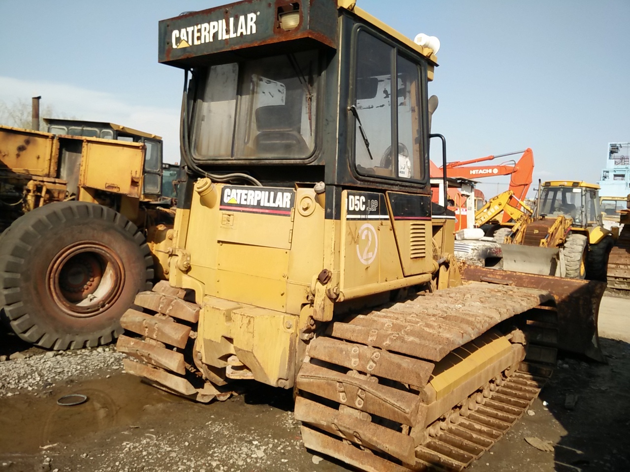 CATERPILLAR D5C - بلدوزر: صور 2 CATERPILLAR D5C - بلدوزر: صور 2