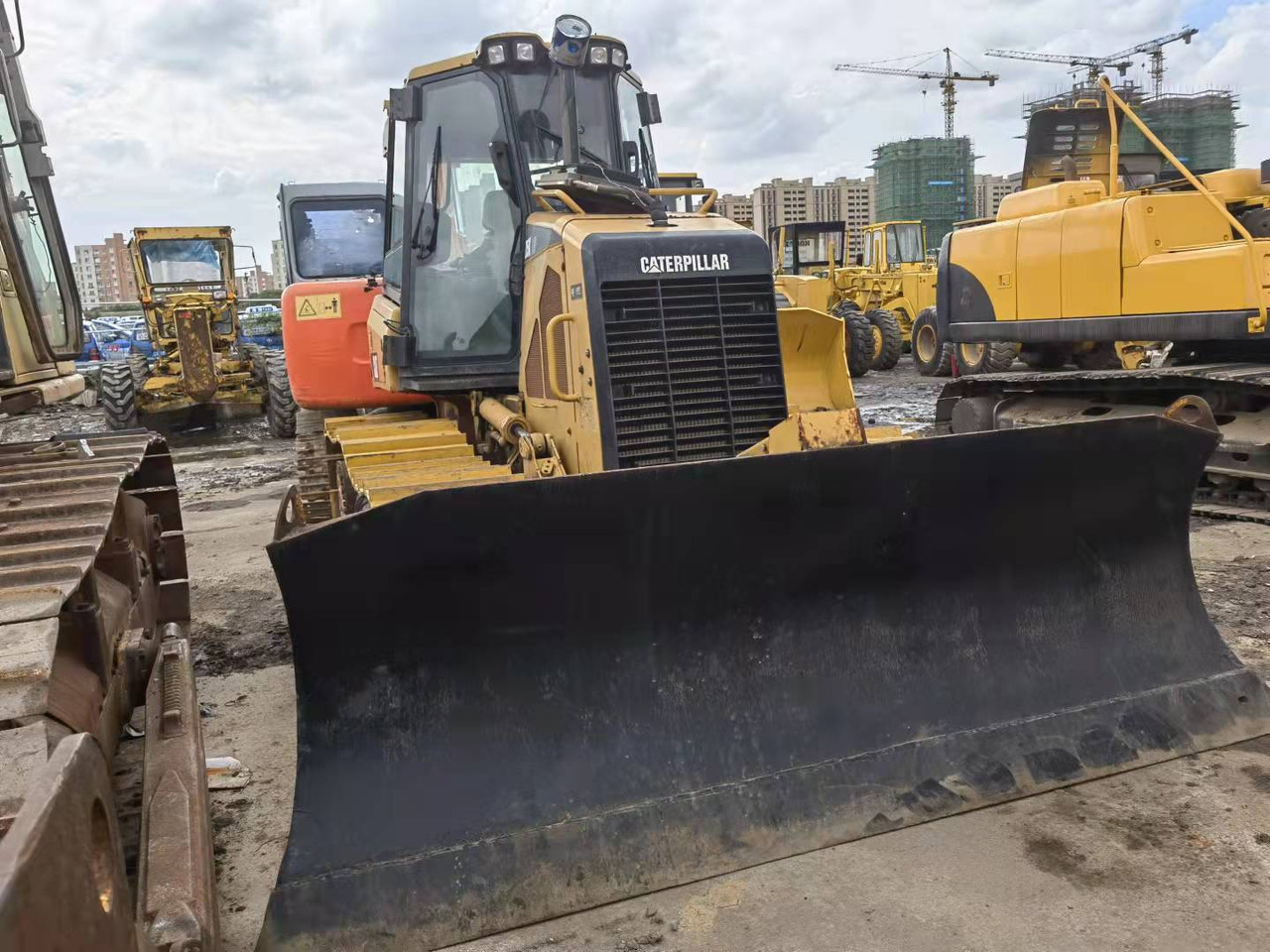 CATERPILLAR D5K LGP - حفارة: صور 3 CATERPILLAR D5K LGP - حفارة: صور 3