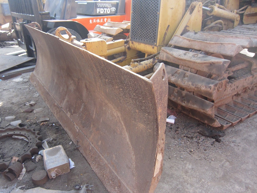 CATERPILLAR D5M - بلدوزر: صور 3 CATERPILLAR D5M - بلدوزر: صور 3