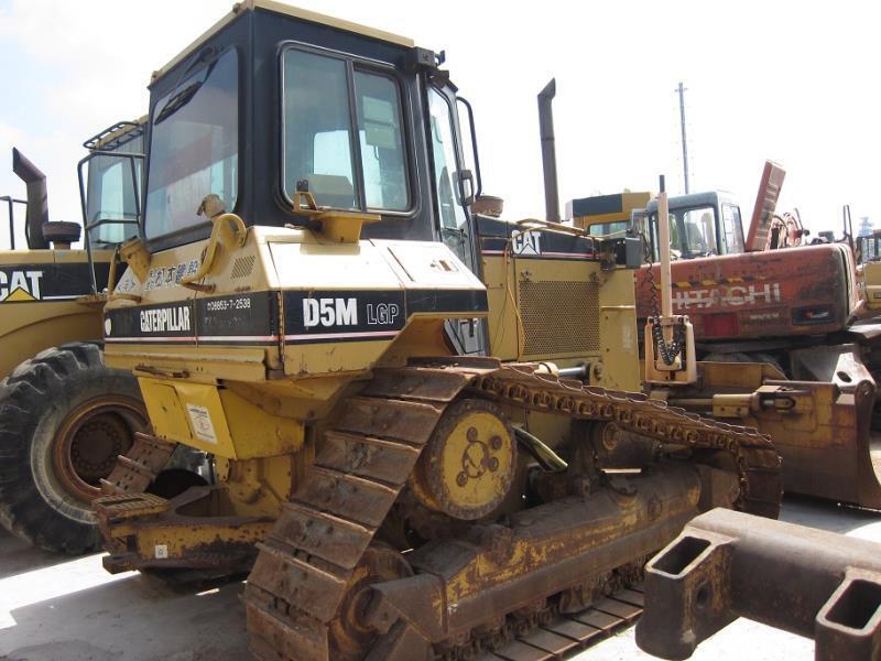 CATERPILLAR D5M - بلدوزر: صور 1 CATERPILLAR D5M - بلدوزر: صور 1