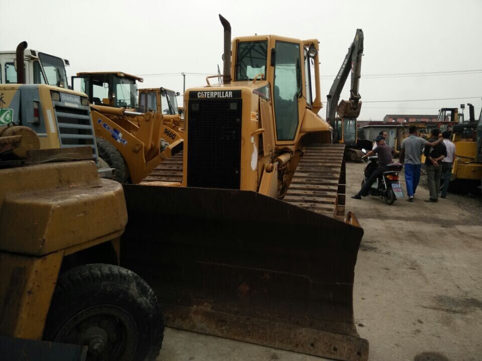 CATERPILLAR D5N - بلدوزر: صور 2 CATERPILLAR D5N - بلدوزر: صور 2