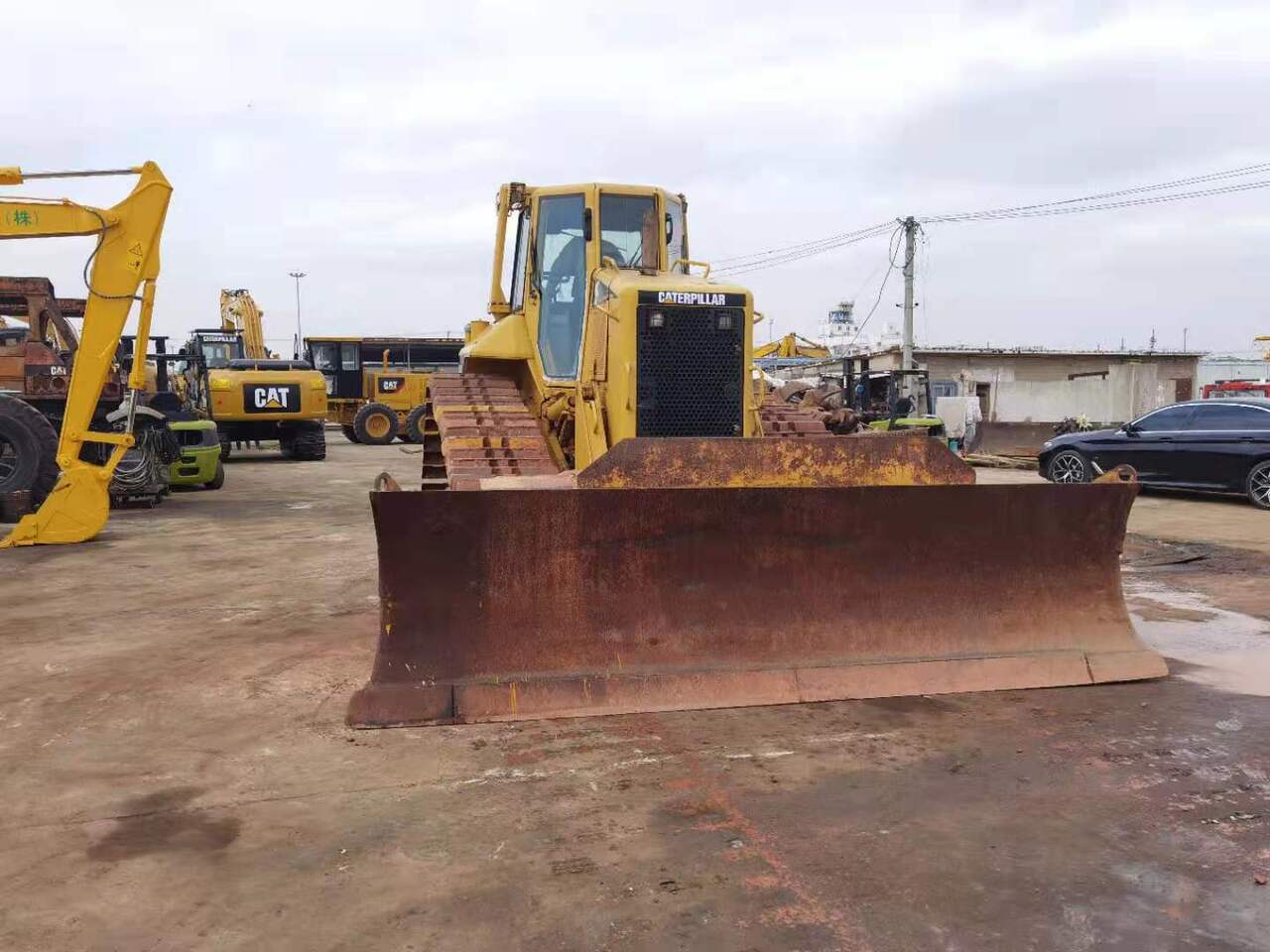 CATERPILLAR D6N - بلدوزر: صور 2 CATERPILLAR D6N - بلدوزر: صور 2