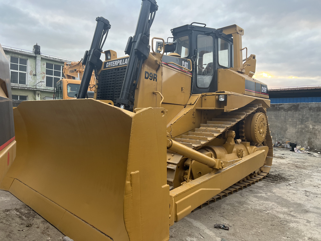 CATERPILLAR D9R - بلدوزر: صور 4 CATERPILLAR D9R - بلدوزر: صور 4