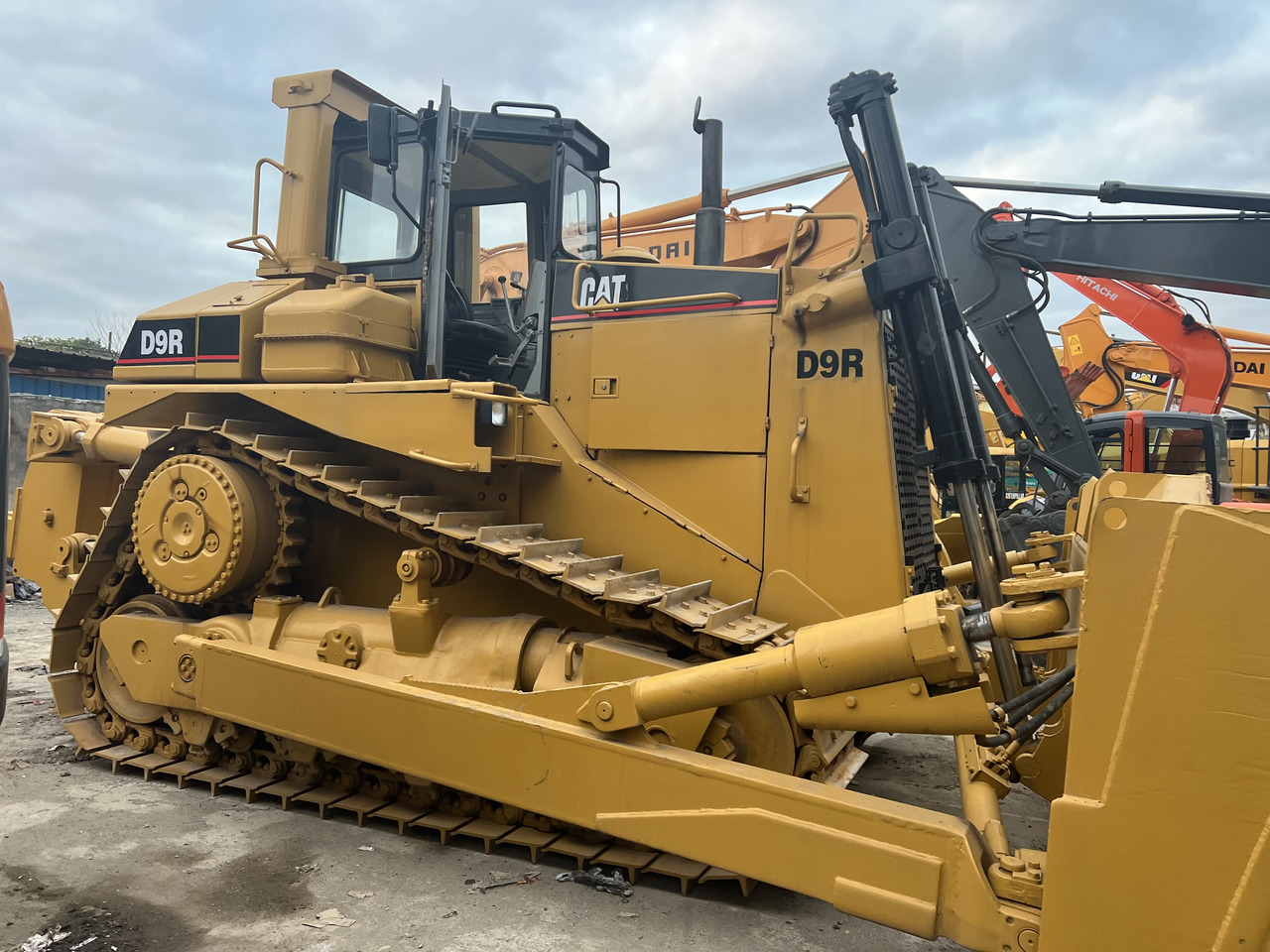 CATERPILLAR D9R - بلدوزر: صور 3 CATERPILLAR D9R - بلدوزر: صور 3