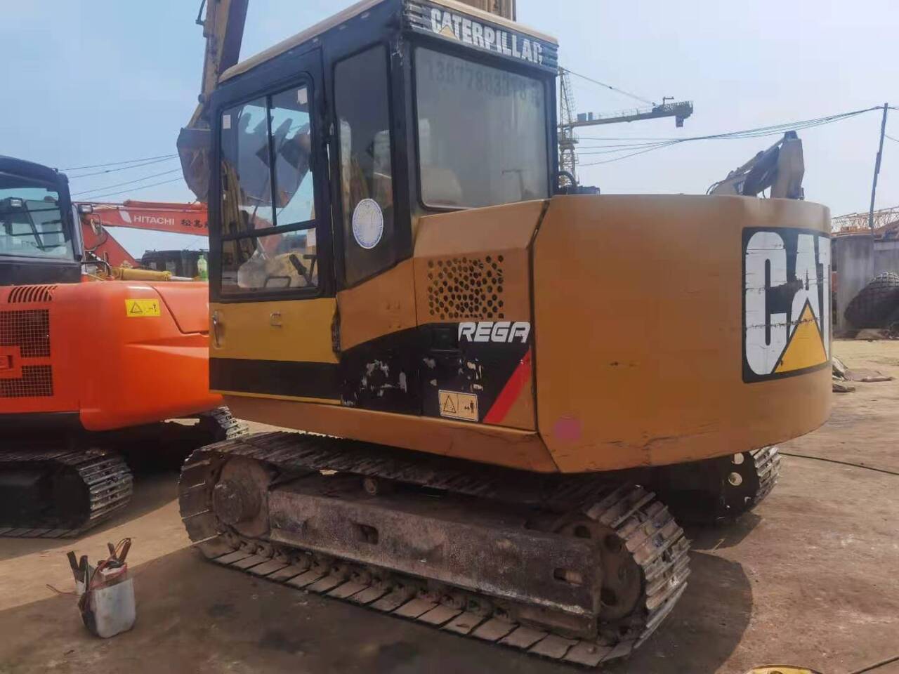 CATERPILLAR E70B - حفارات زحافة: صور 1 CATERPILLAR E70B - حفارات زحافة: صور 1