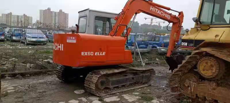 HITACHI EX60 - حفارات زحافة: صور 1 HITACHI EX60 - حفارات زحافة: صور 1