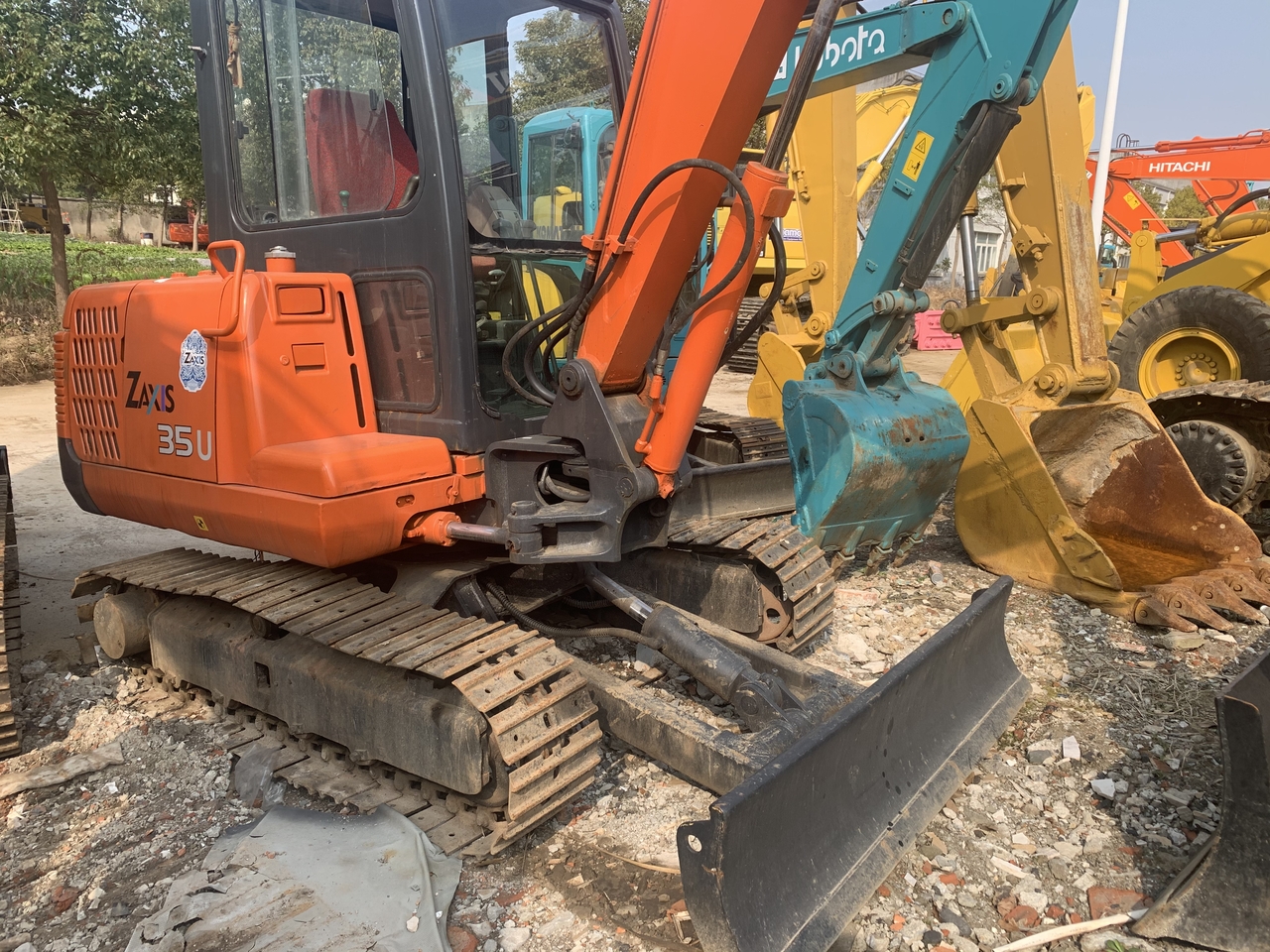 HITACHI ZX35U-mini excavator - حفارة مصغرة: صور 4 HITACHI ZX35U-mini excavator - حفارة مصغرة: صور 4
