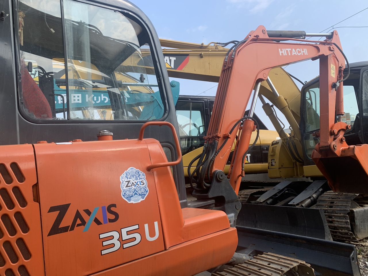 HITACHI ZX35U - حفارة مصغرة: صور 3 HITACHI ZX35U - حفارة مصغرة: صور 3