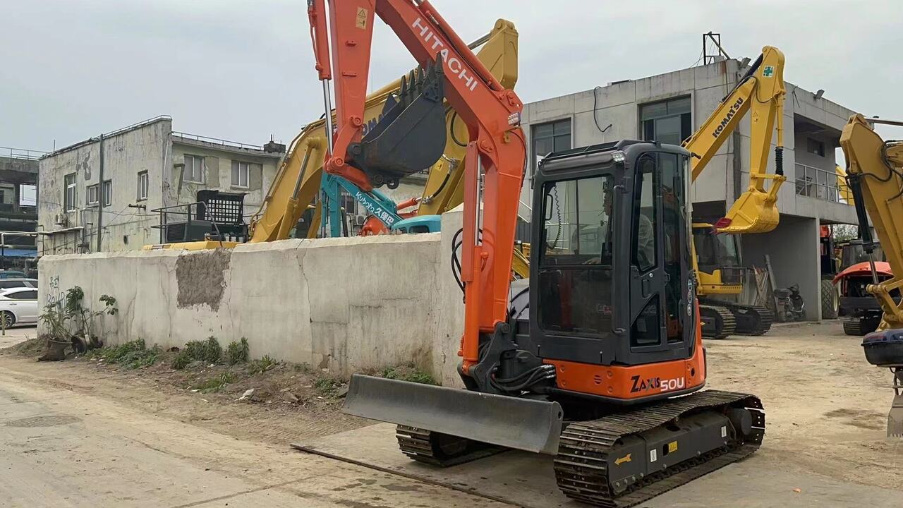 HITACHI ZX50U-2 - حفارة مصغرة: صور 4 HITACHI ZX50U-2 - حفارة مصغرة: صور 4