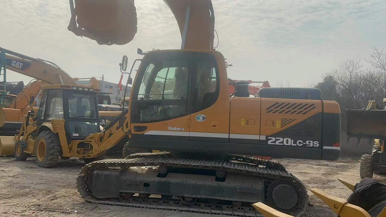 HYUNDAI 220LC-9S - حفارات زحافة: صور 3 HYUNDAI 220LC-9S - حفارات زحافة: صور 3