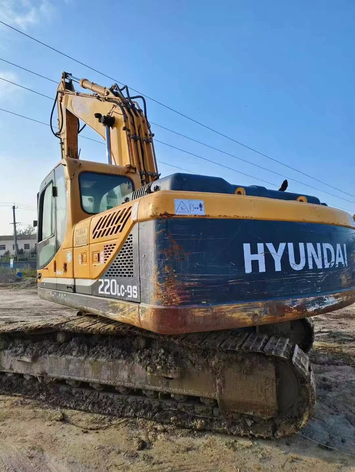 Hyundai R220LC-9S - حفارات زحافة: صور 1 Hyundai R220LC-9S - حفارات زحافة: صور 1