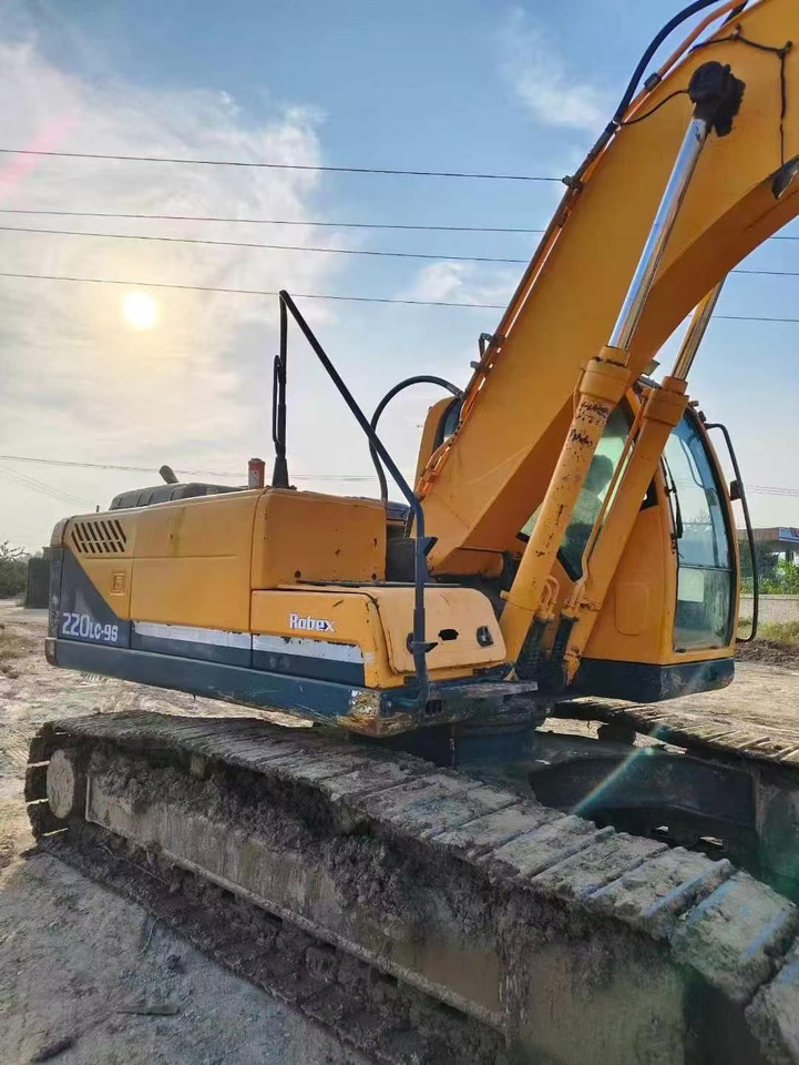 Hyundai R220LC-9S - حفارات زحافة: صور 2 Hyundai R220LC-9S - حفارات زحافة: صور 2